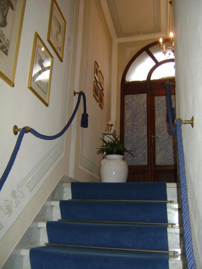Villa Carlotta Con Piscina Lari Extérieur photo